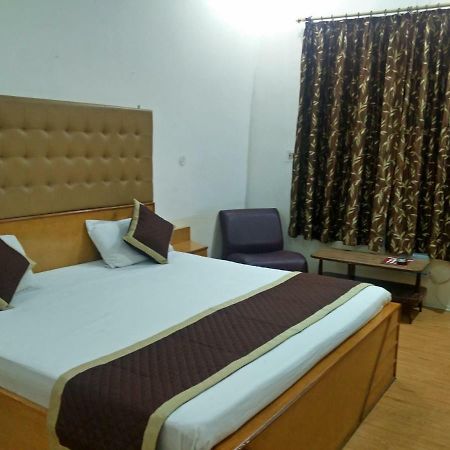 Hotel Savoy - Since 1951 Jaipur Buitenkant foto