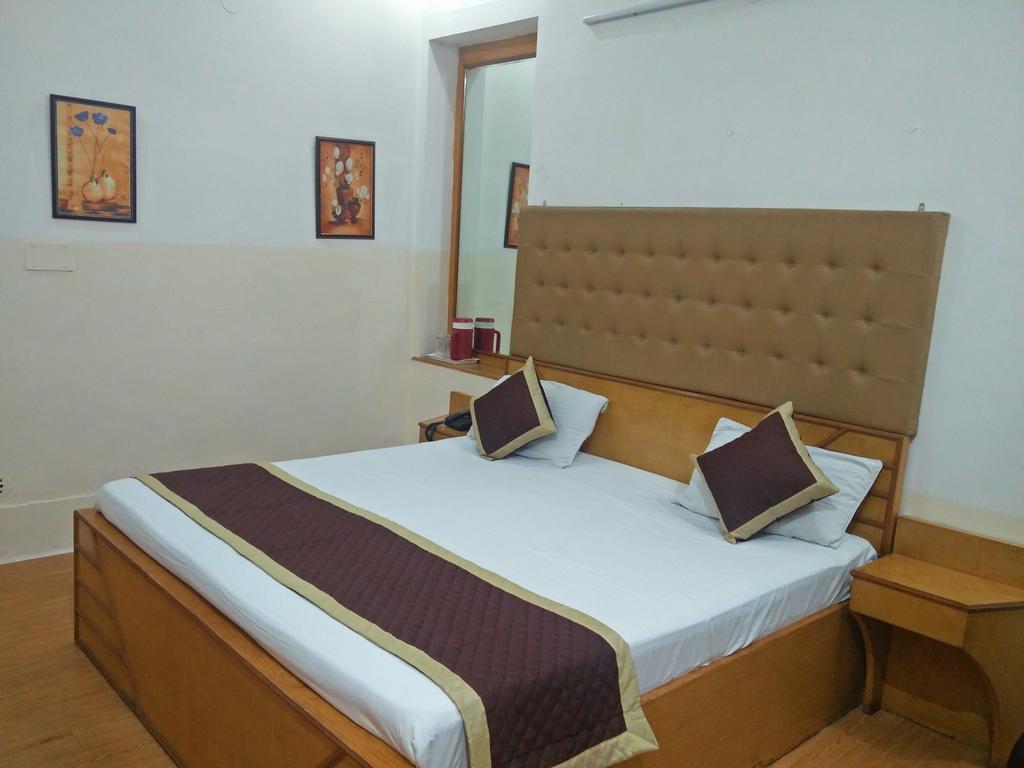 Hotel Savoy - Since 1951 Jaipur Buitenkant foto