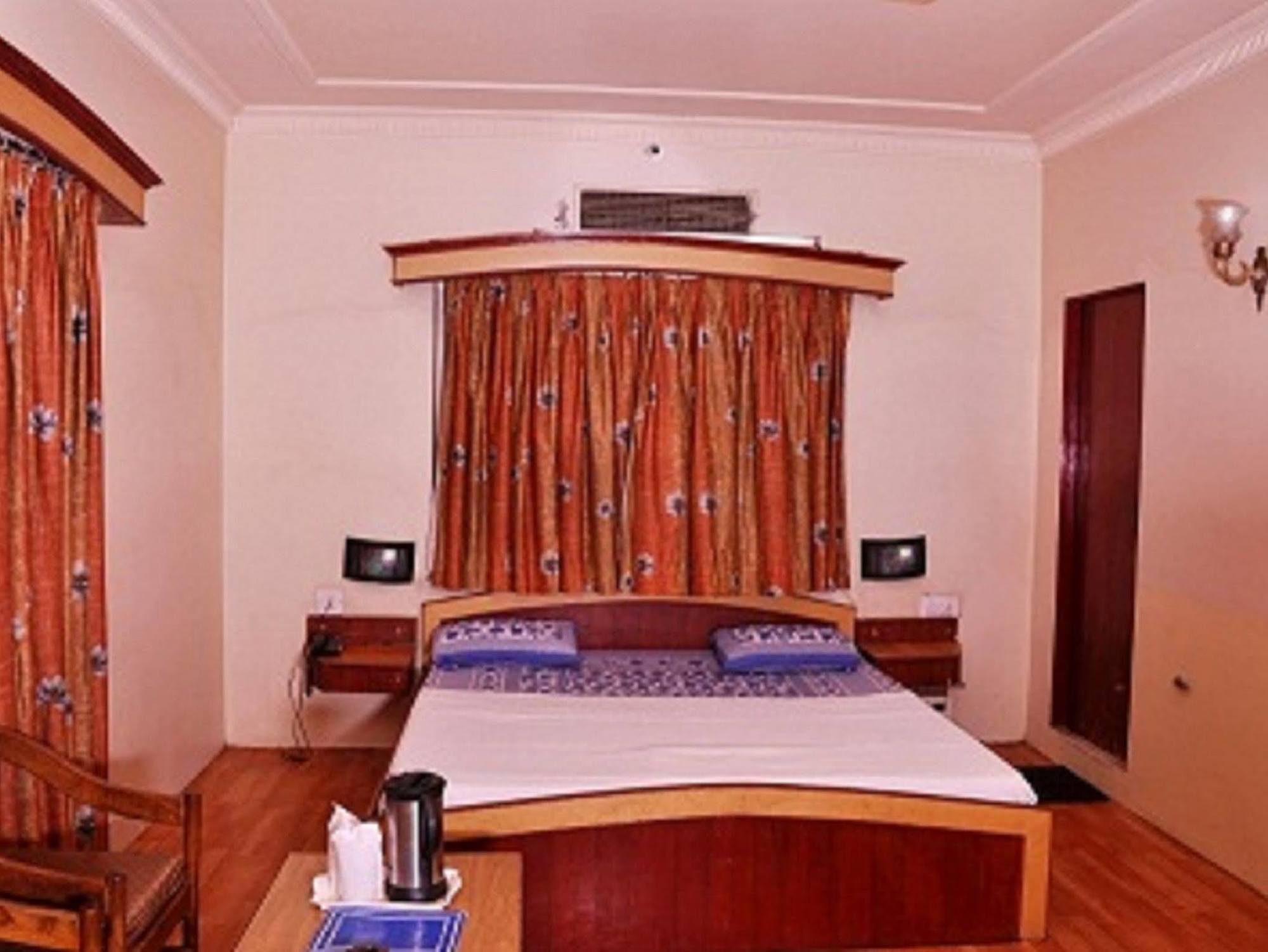 Hotel Savoy - Since 1951 Jaipur Buitenkant foto
