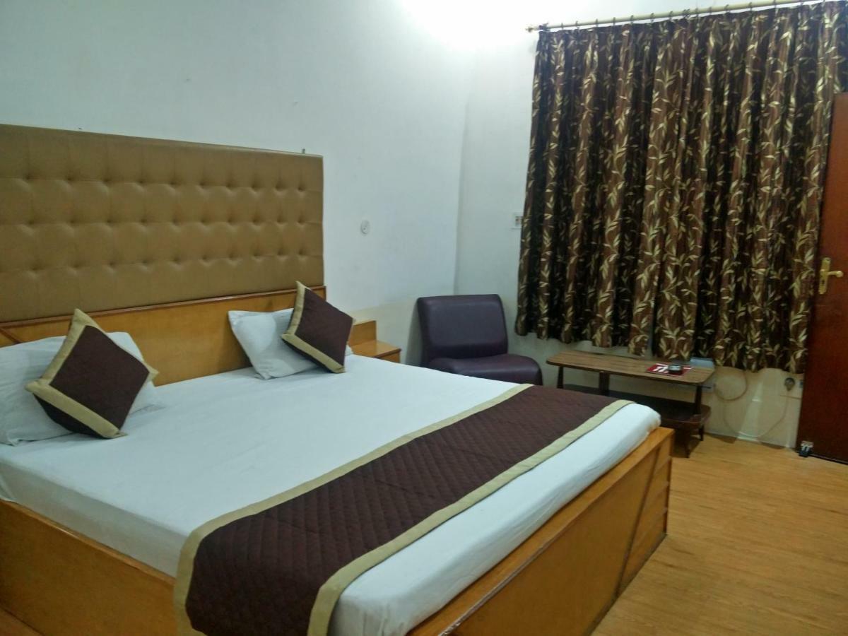 Hotel Savoy - Since 1951 Jaipur Buitenkant foto